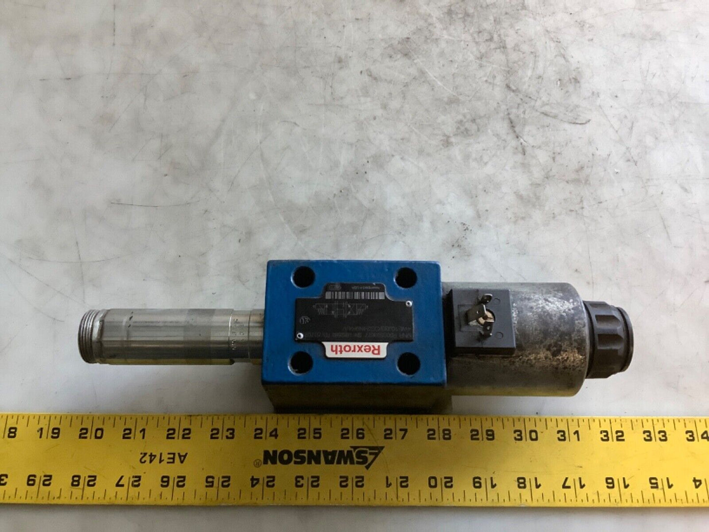 REXROTH R900593677 4WE 10 J3X/CG24N9K4/V DIRECTIONAL SPOOL VALVE 444