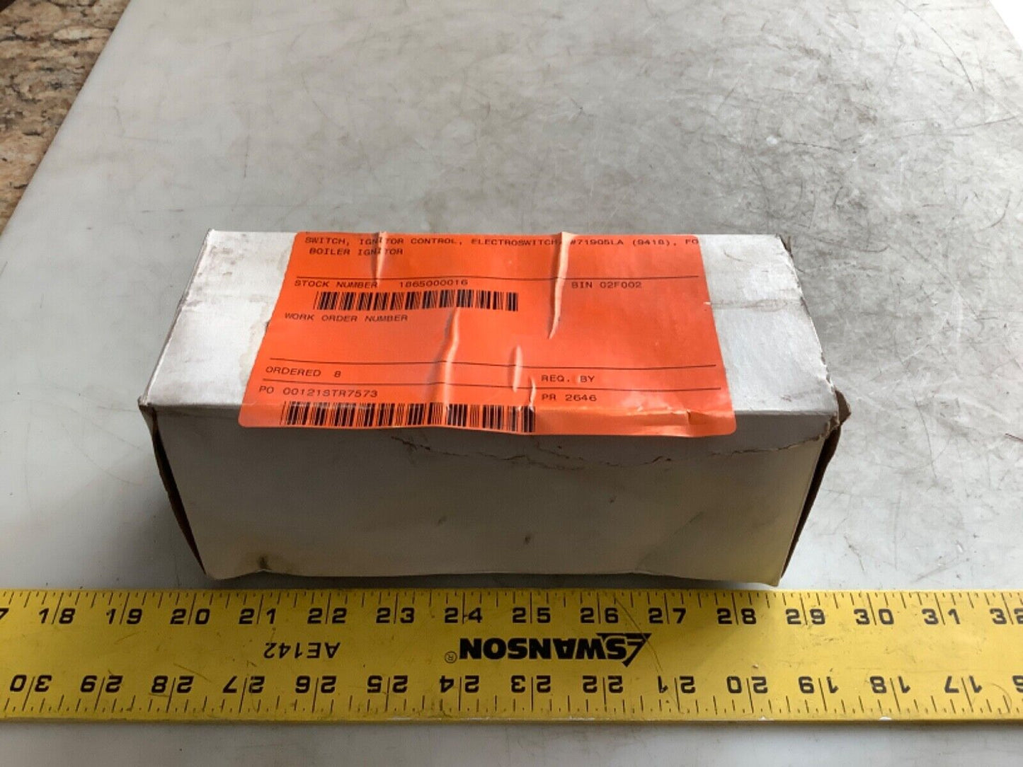 ELECTROSWITCH 71905LA 9739 LOCK OUT SWITCH 10A 125VAC 678