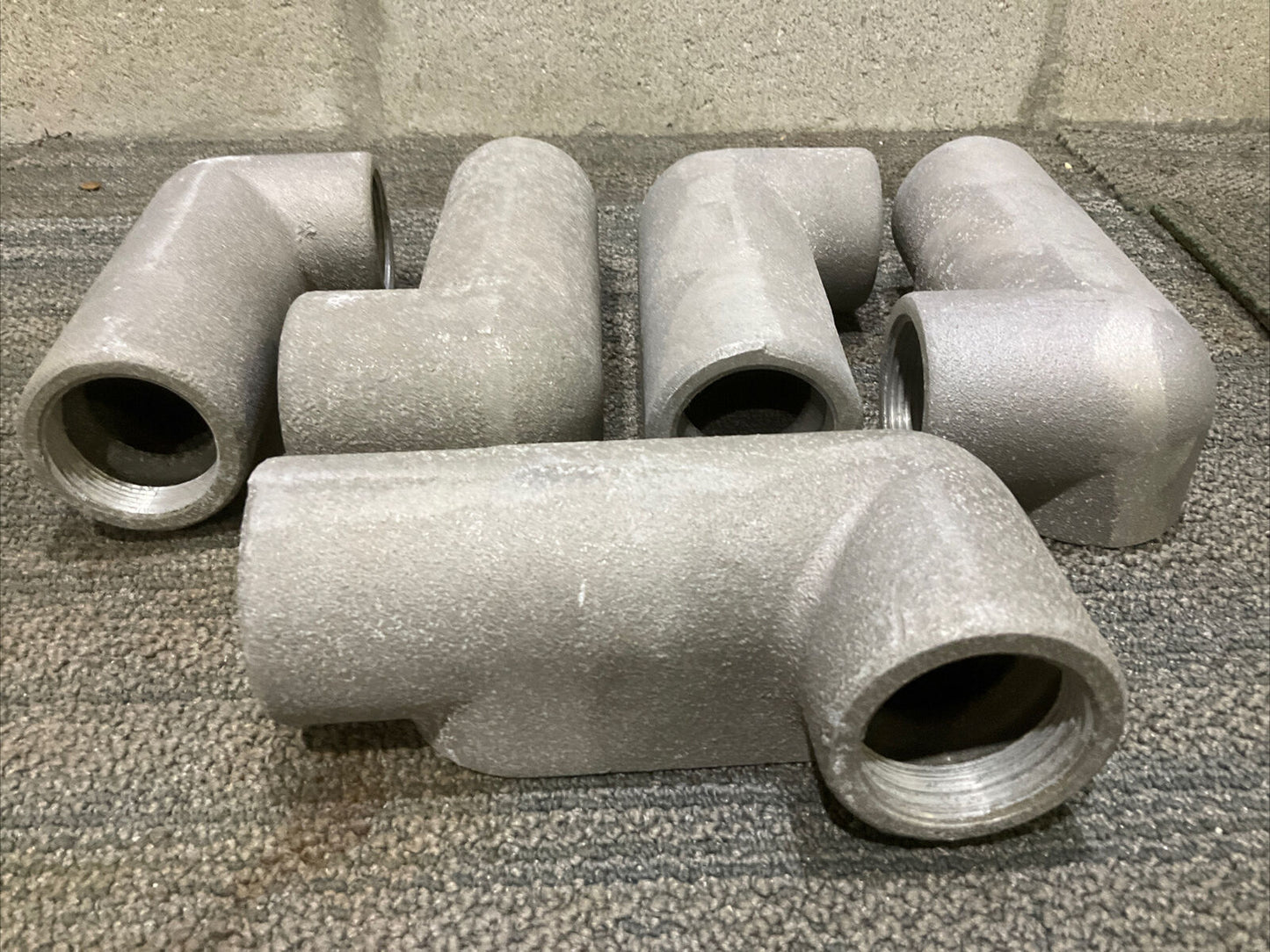 CROUSE-HINDS LR57 1 1/2” RIGID CONDUIT BODY 678 LOT OF 5