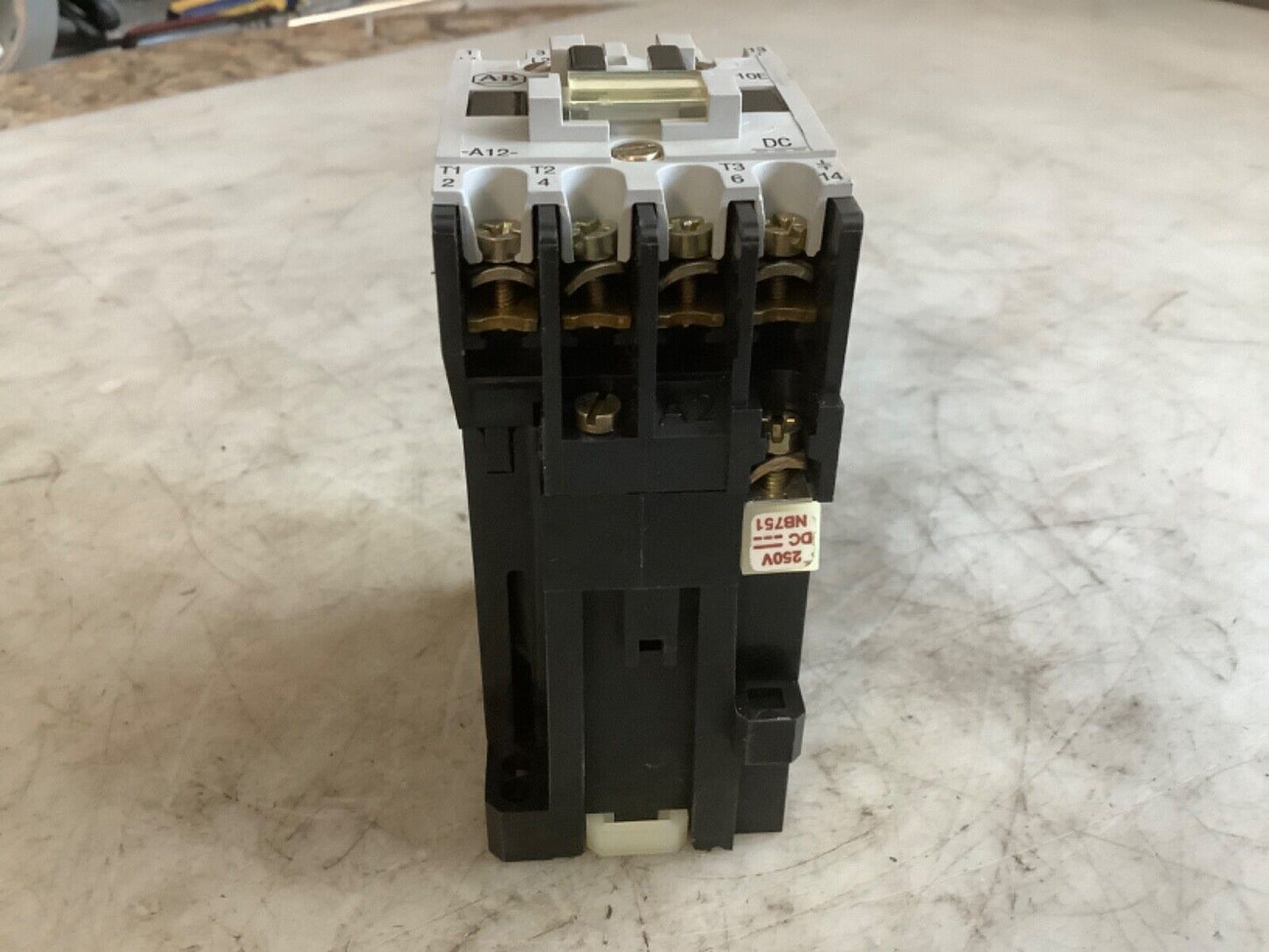 ALLEN BRADLEY 100-A12NZ253 CONTACTOR 250VDC 12A 3P 444