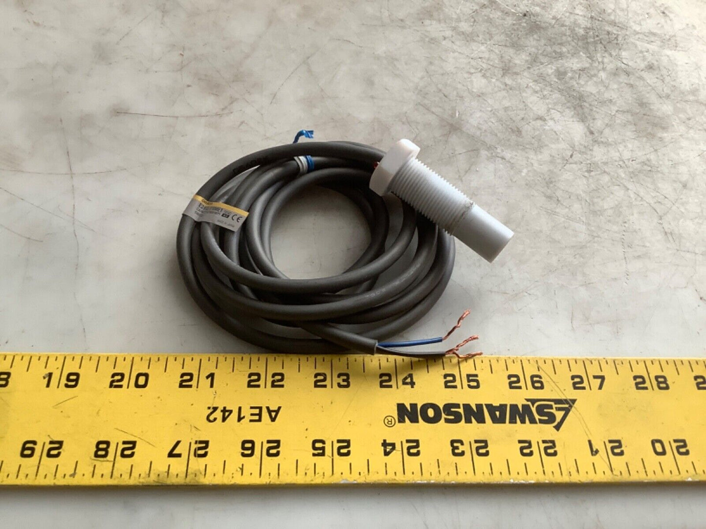 OMRON E2KQ-X10ME1 PROXIMITY SENSOR