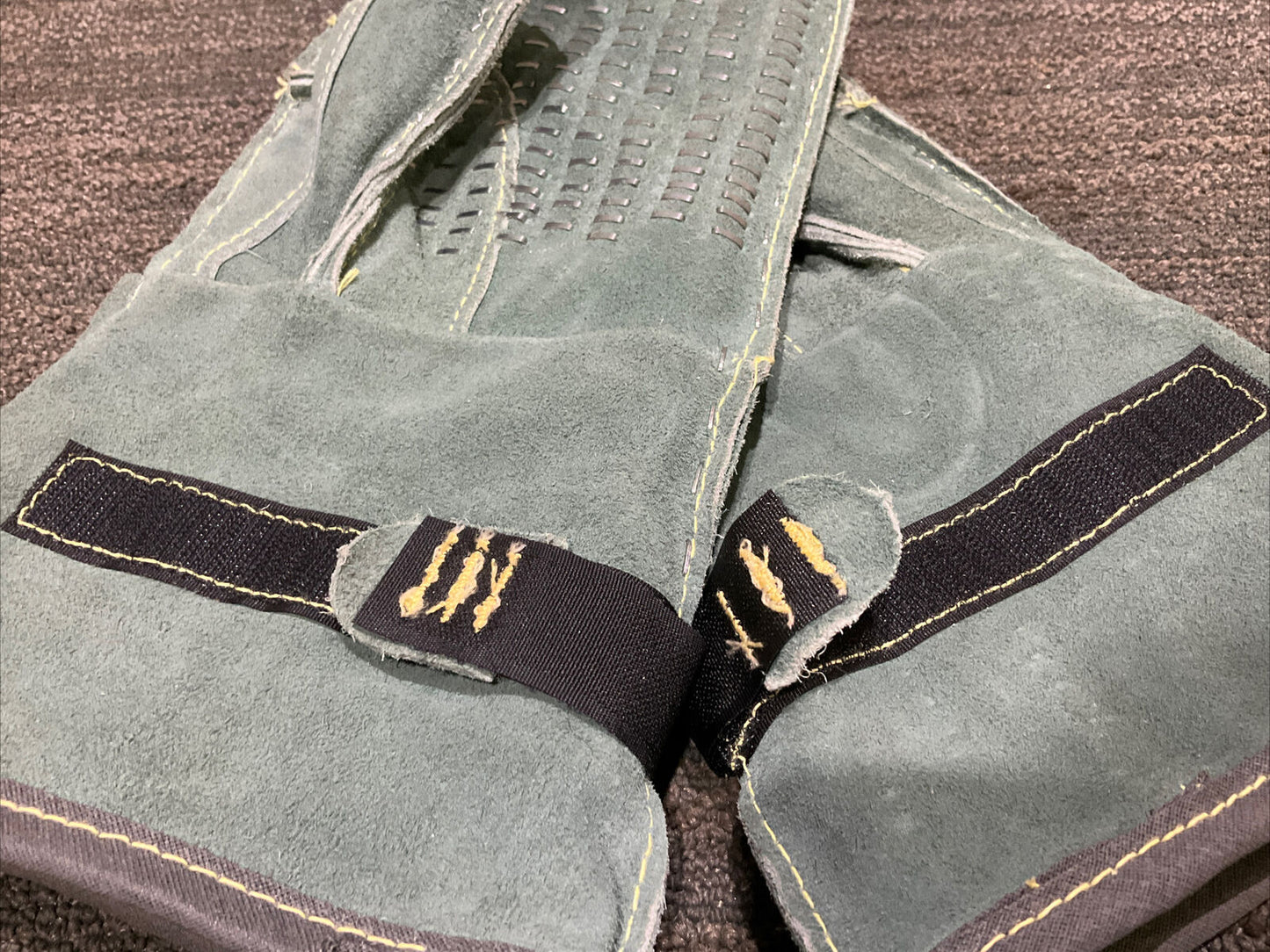 MAGID ONE FINGER WELDING MITT W/ CARBO FLEX LINING PAIR 222 6820DPTSV