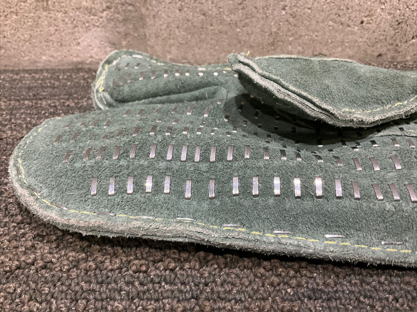 MAGID ONE FINGER WELDING MITT W/ CARBO FLEX LINING PAIR 222 6820DPTSV