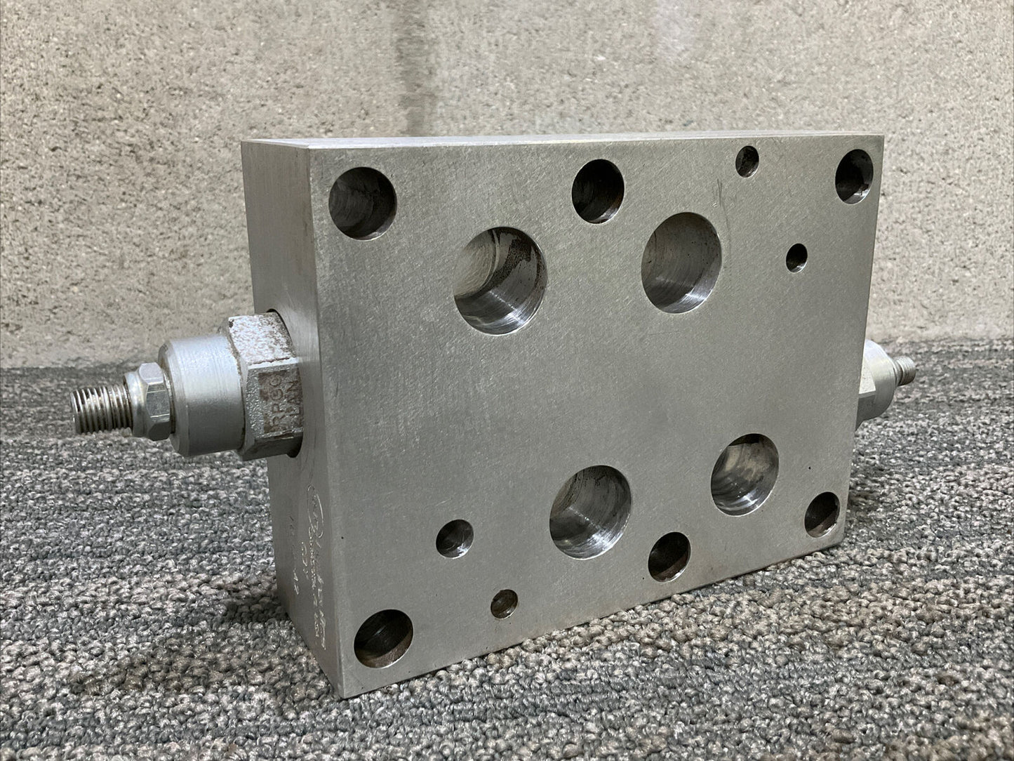 SUN HYDRAULICS 1DJ2-A2 HYDRAULIC MANIFOLD VALVE 222