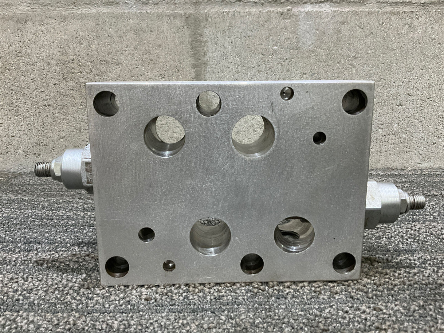 SUN HYDRAULICS 1DJ2-A2 HYDRAULIC MANIFOLD VALVE 222