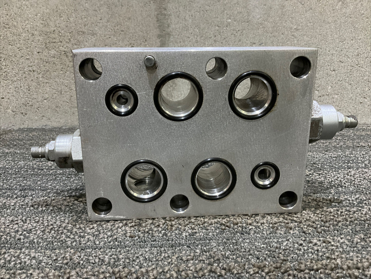 SUN HYDRAULICS 1DJ2-A2 HYDRAULIC MANIFOLD VALVE 222