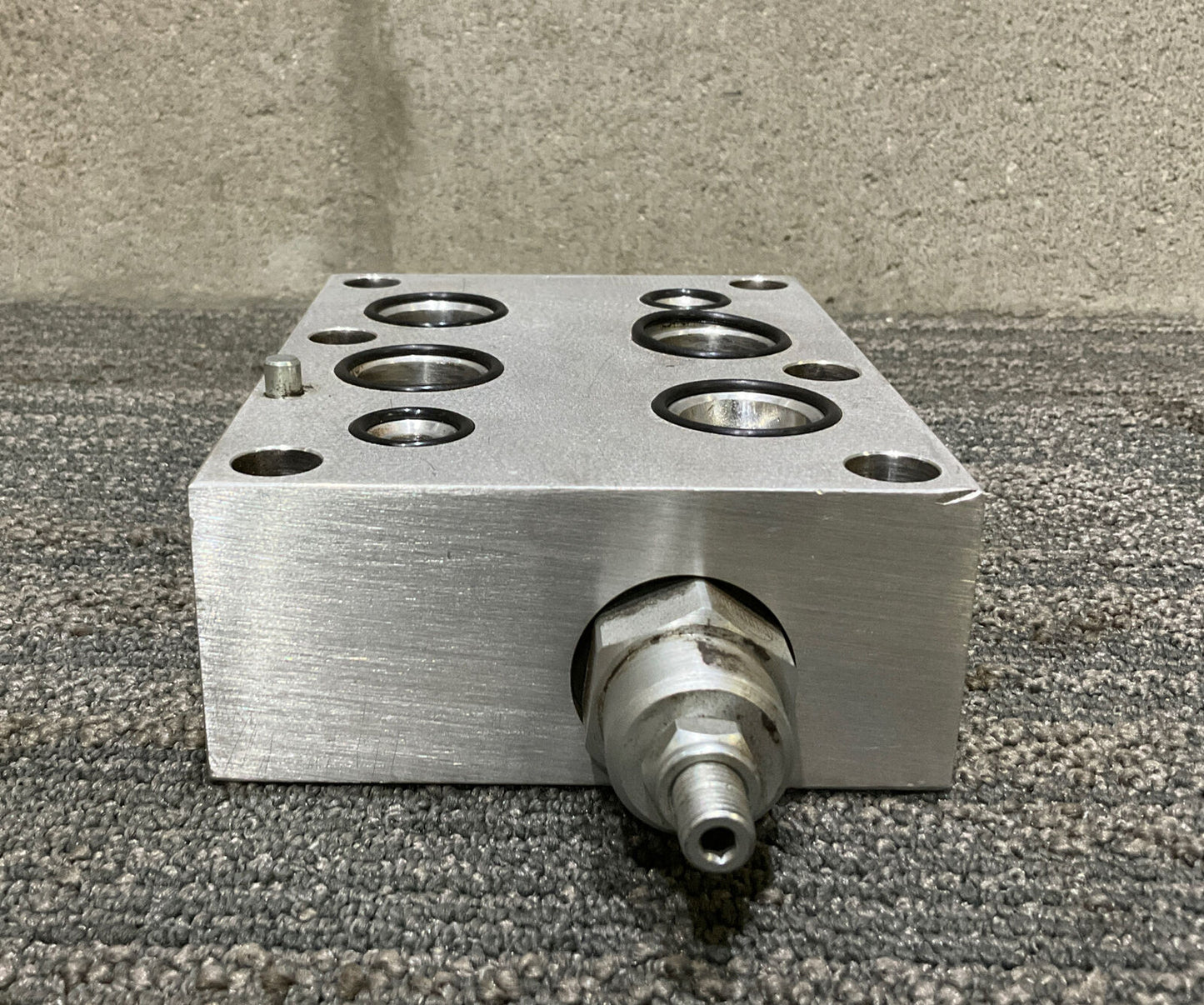 SUN HYDRAULICS 1DJ2-A2 HYDRAULIC MANIFOLD VALVE 222