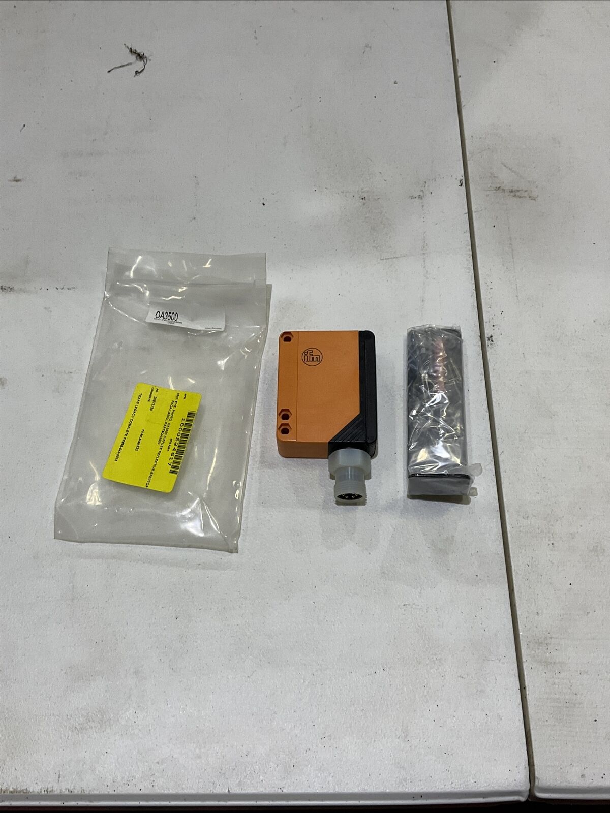 IFM EFECTOR 200 OA3500 DIFFUSE REFLECTION SENSOR 222