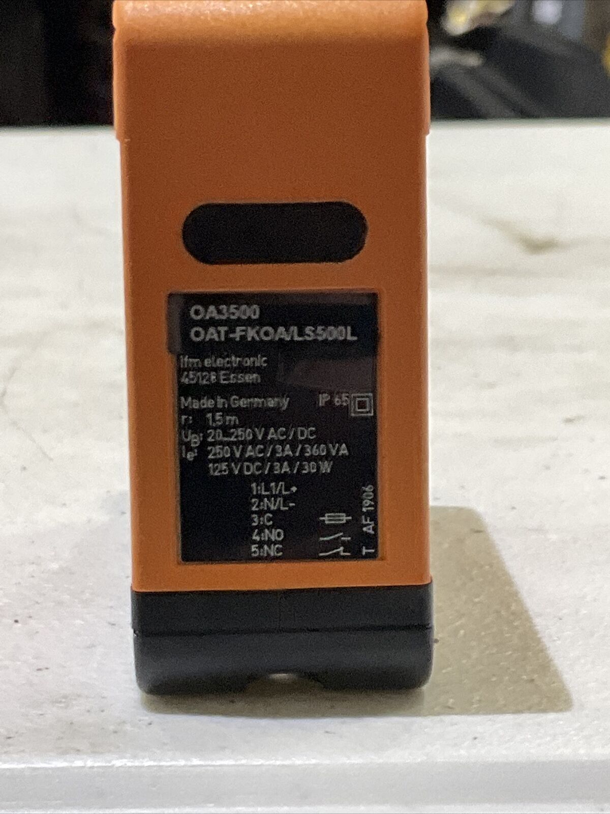 IFM EFECTOR 200 OA3500 DIFFUSE REFLECTION SENSOR 222