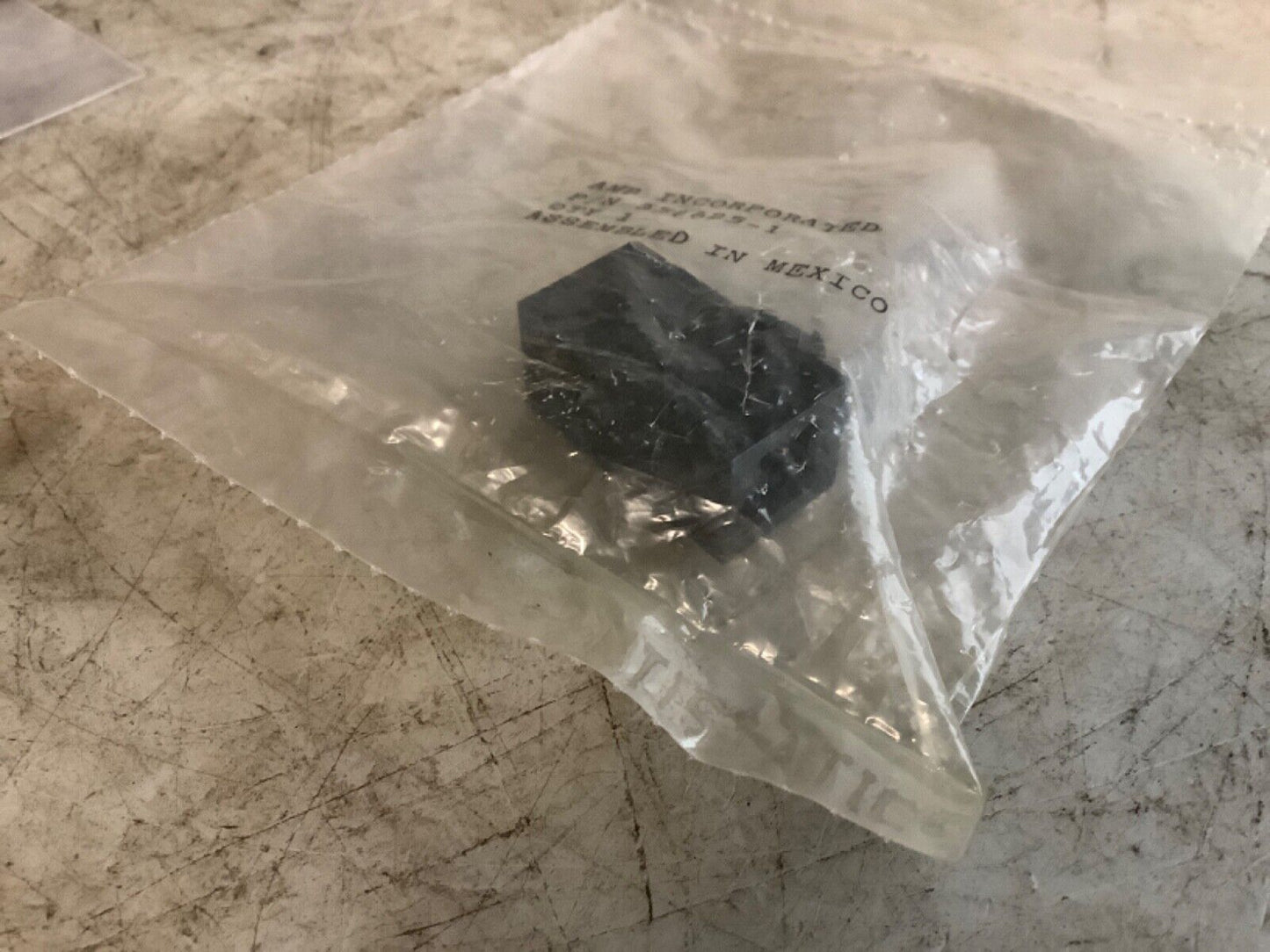 TE CONNECTIVITY AMP CONNECTORS 556625-1 MODULAR JACK - QTY 5 444