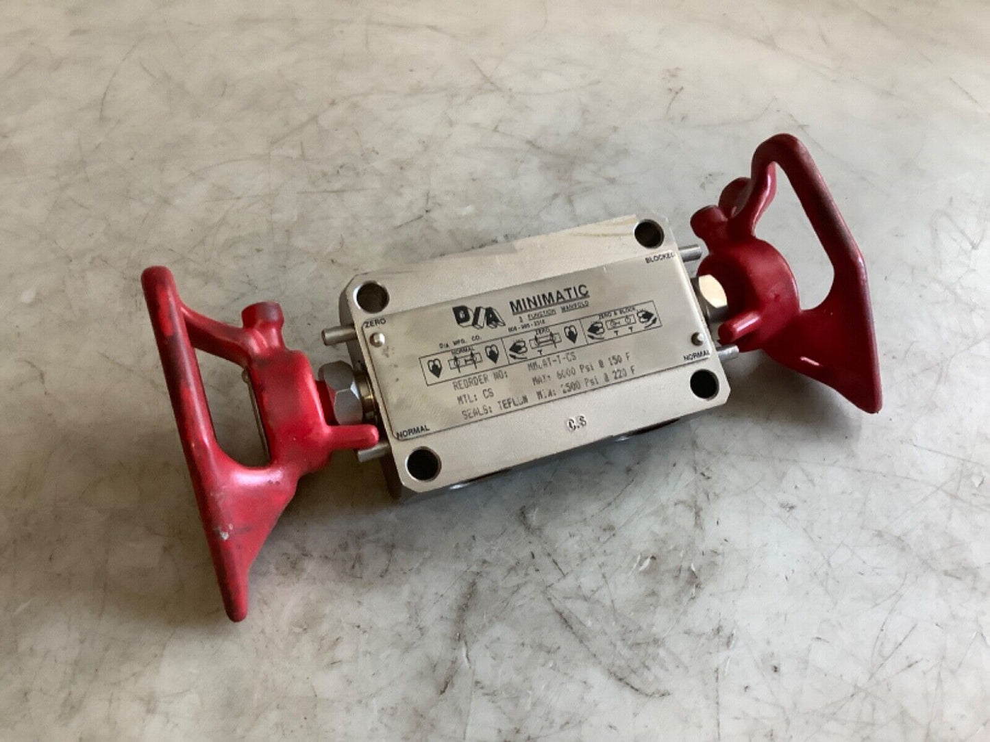 D/A MINIMATIC MM6AT-T-CS FUNCTION MANIFOLD 3-WAY 444