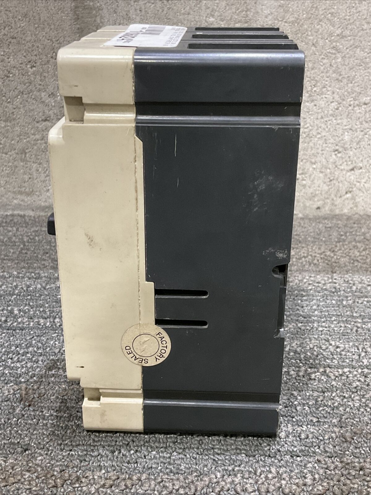CUTLER HAMMER HMCP HMCP007COC CIRCUIT BREAKER 7 AMP 3 POLE 600VAC-250VDC 678