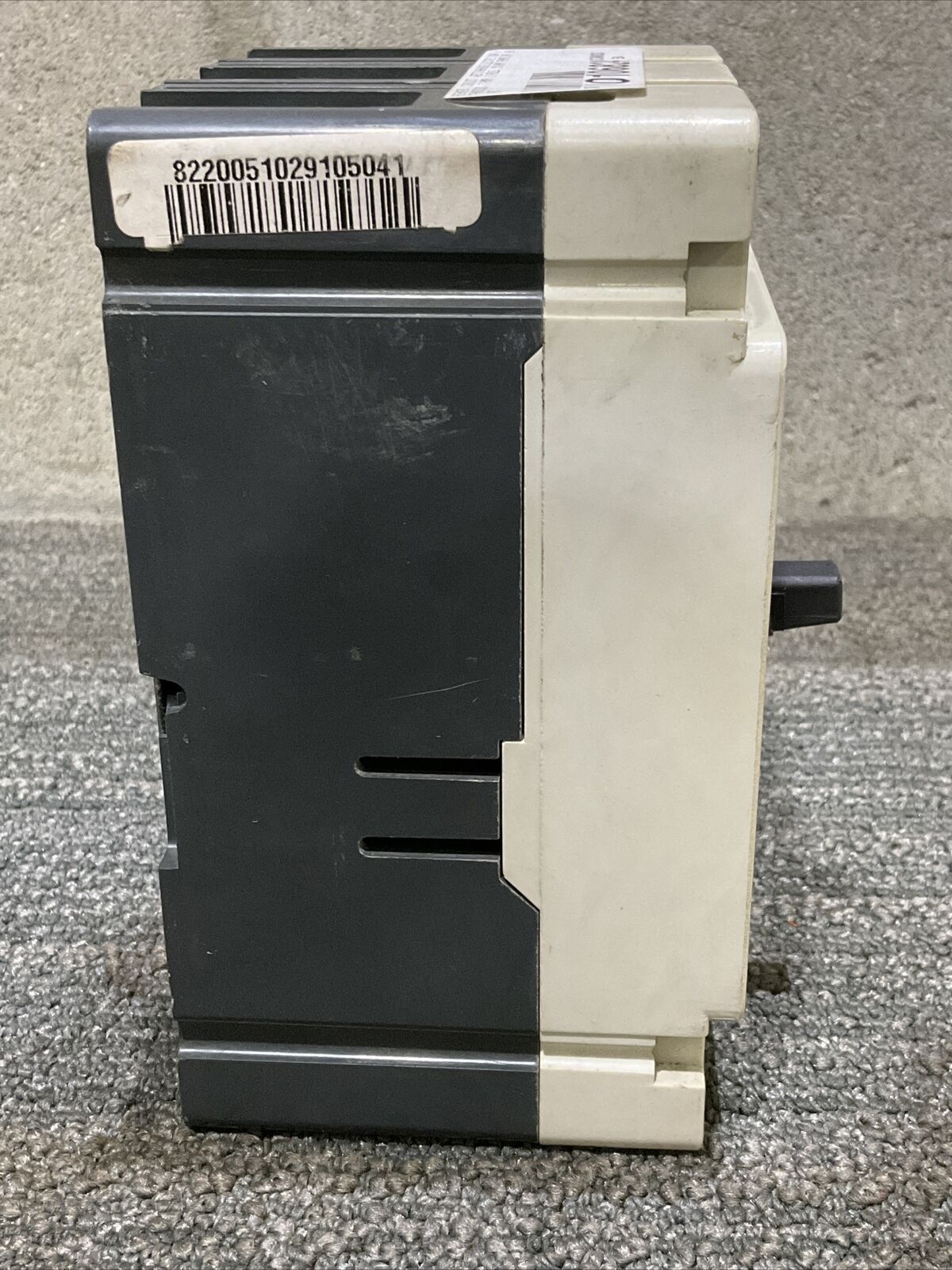 CUTLER HAMMER HMCP HMCP007COC CIRCUIT BREAKER 7 AMP 3 POLE 600VAC-250VDC 678