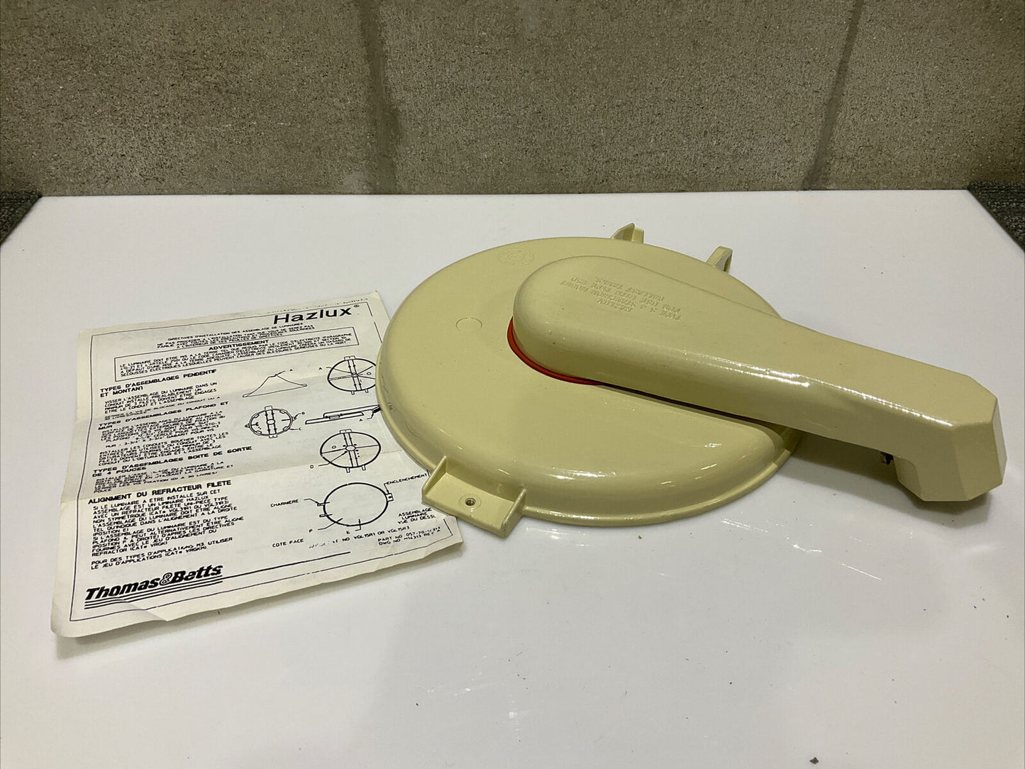 THOMAS & BETTS VS4-OLD 042-947 VS4OLD STAND OUTLET BOX 678