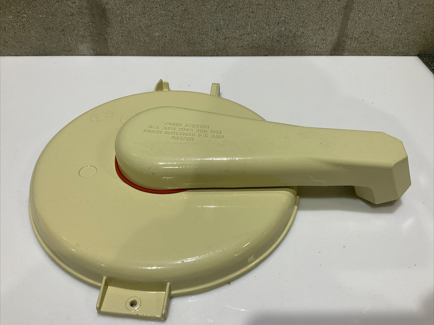 THOMAS & BETTS VS4-OLD 042-947 VS4OLD STAND OUTLET BOX 678
