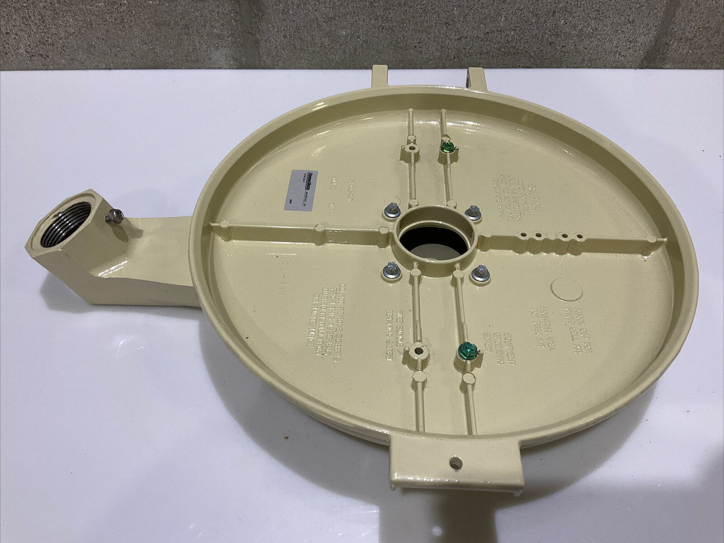 THOMAS & BETTS VS4-OLD 042-947 VS4OLD STAND OUTLET BOX 678