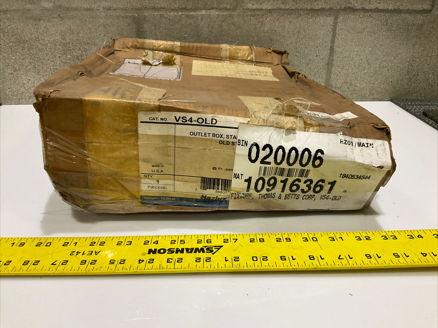 THOMAS & BETTS VS4-OLD 042-947 VS4OLD STAND OUTLET BOX 678