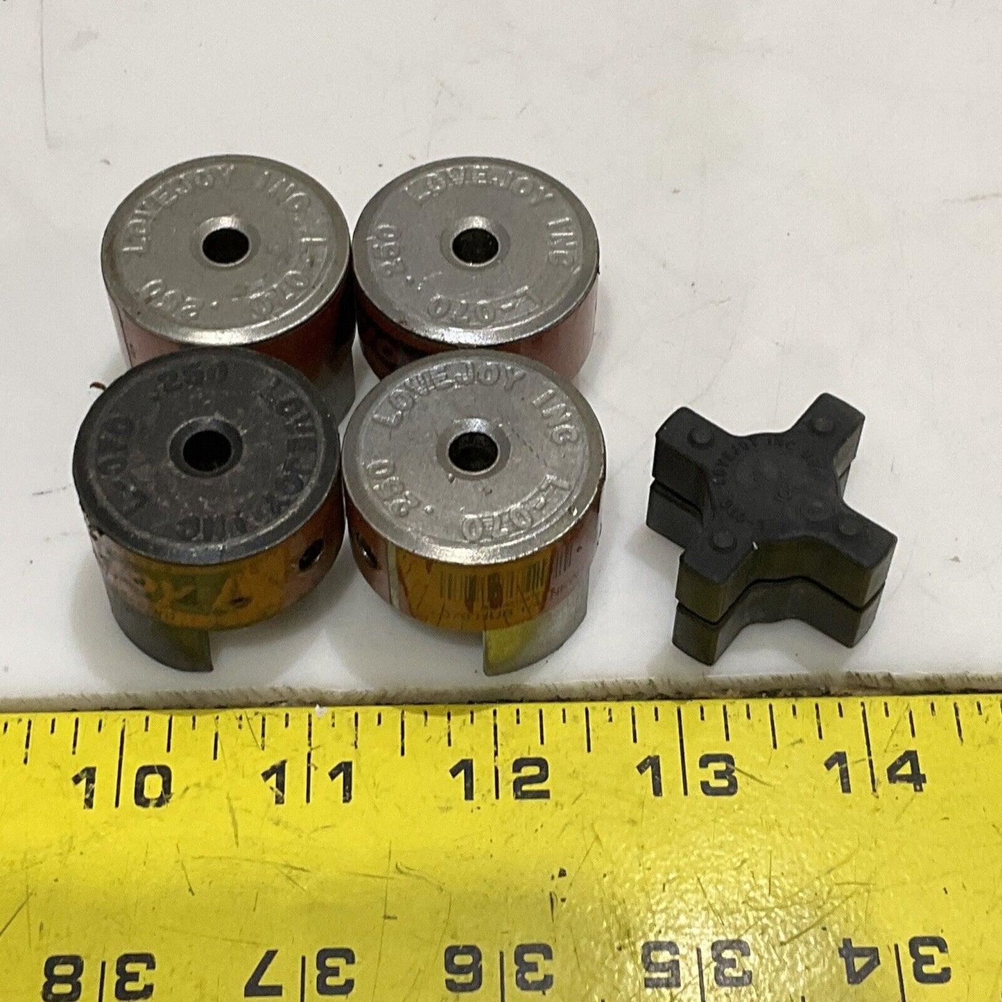 LOVEJOY L-070 .250 COUPLING HUB 678 LOT OF 4