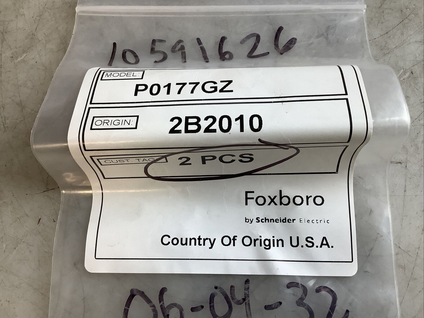 FOXBORO P0177GZ CONNECTOR FEMALE 555 - QTY 2