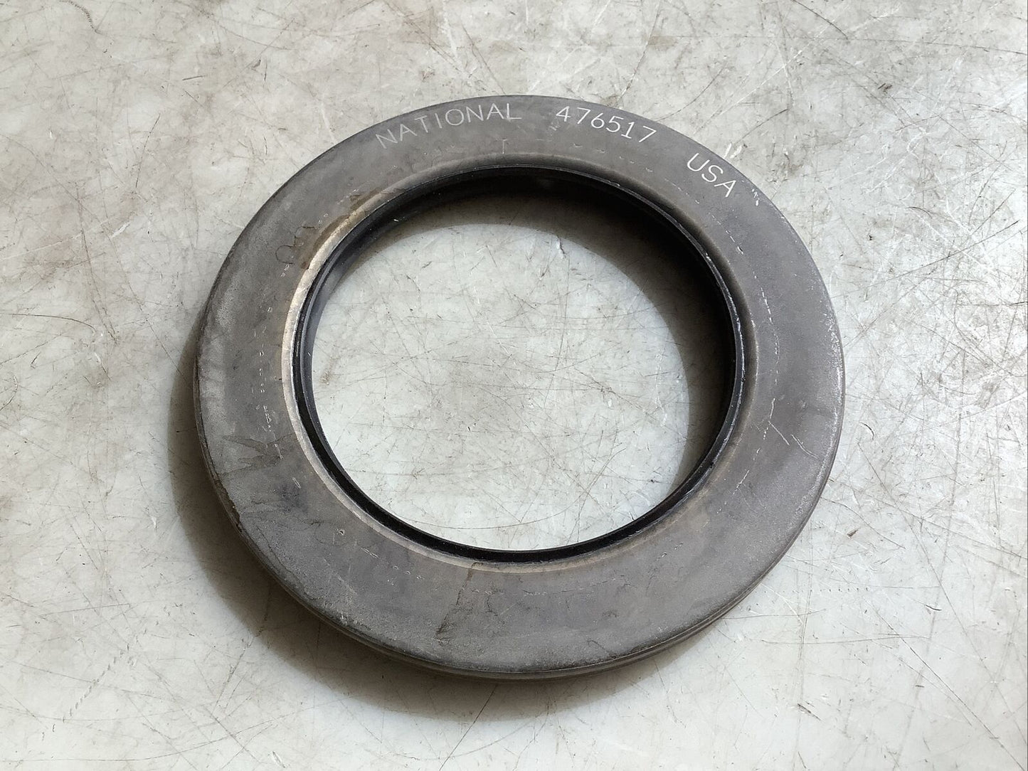 FEDERAL MOGUL 476517 OIL SEAL 555