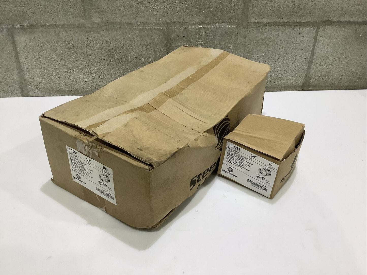 STEEL ELECTRIC SLT28T LIQUIDTIGHT CONNECTOR INSULATED 3/4IN - QTY 100 ECH BOX