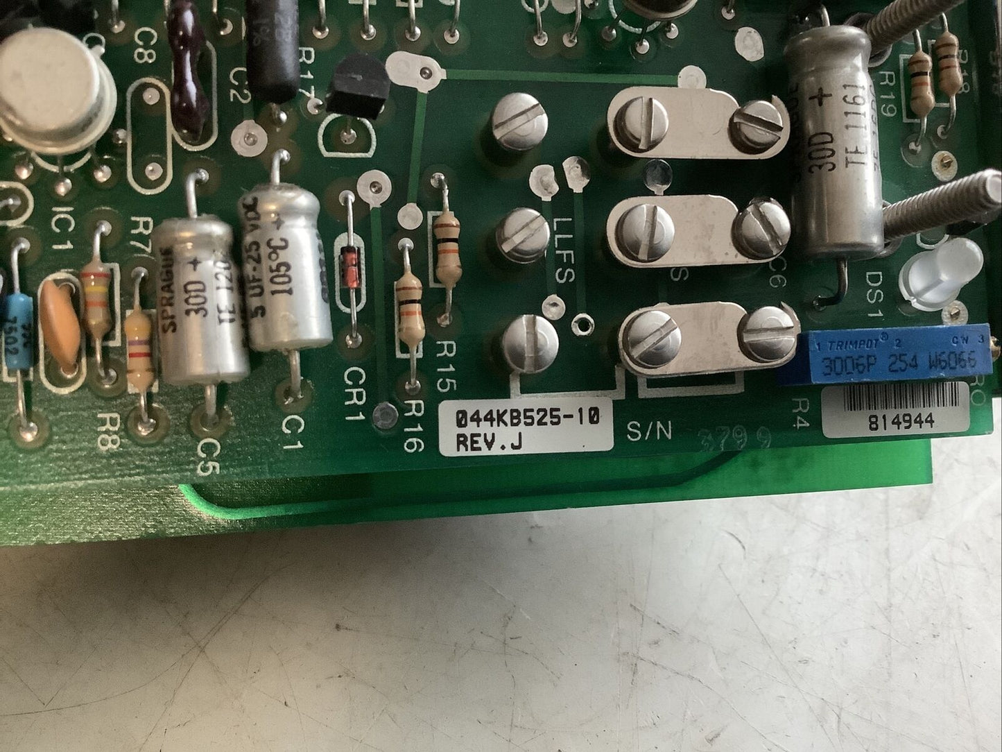 ROBERTSHAW 044KB524-85 LEVEL CONTROLLER 476