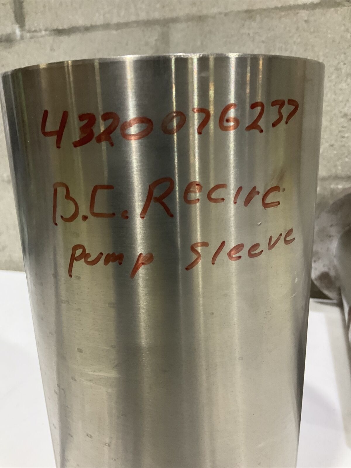 4320076237 PUMP SLEEVE 476