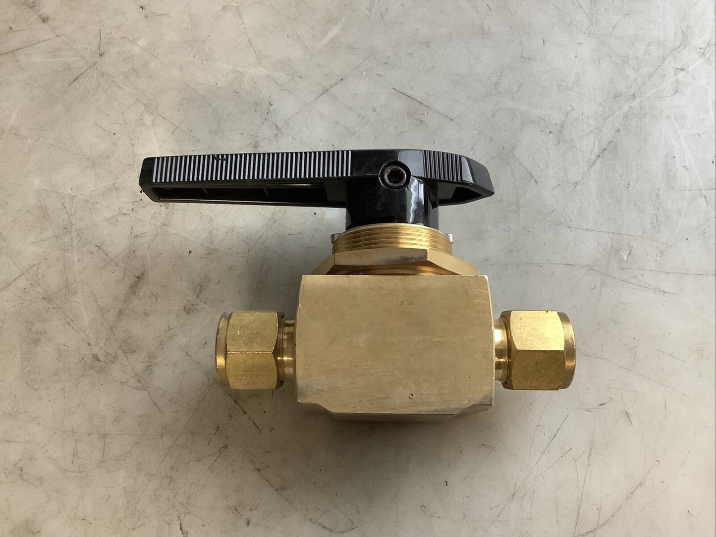 SWAGELOK B-45S8 BALL VALVE 476