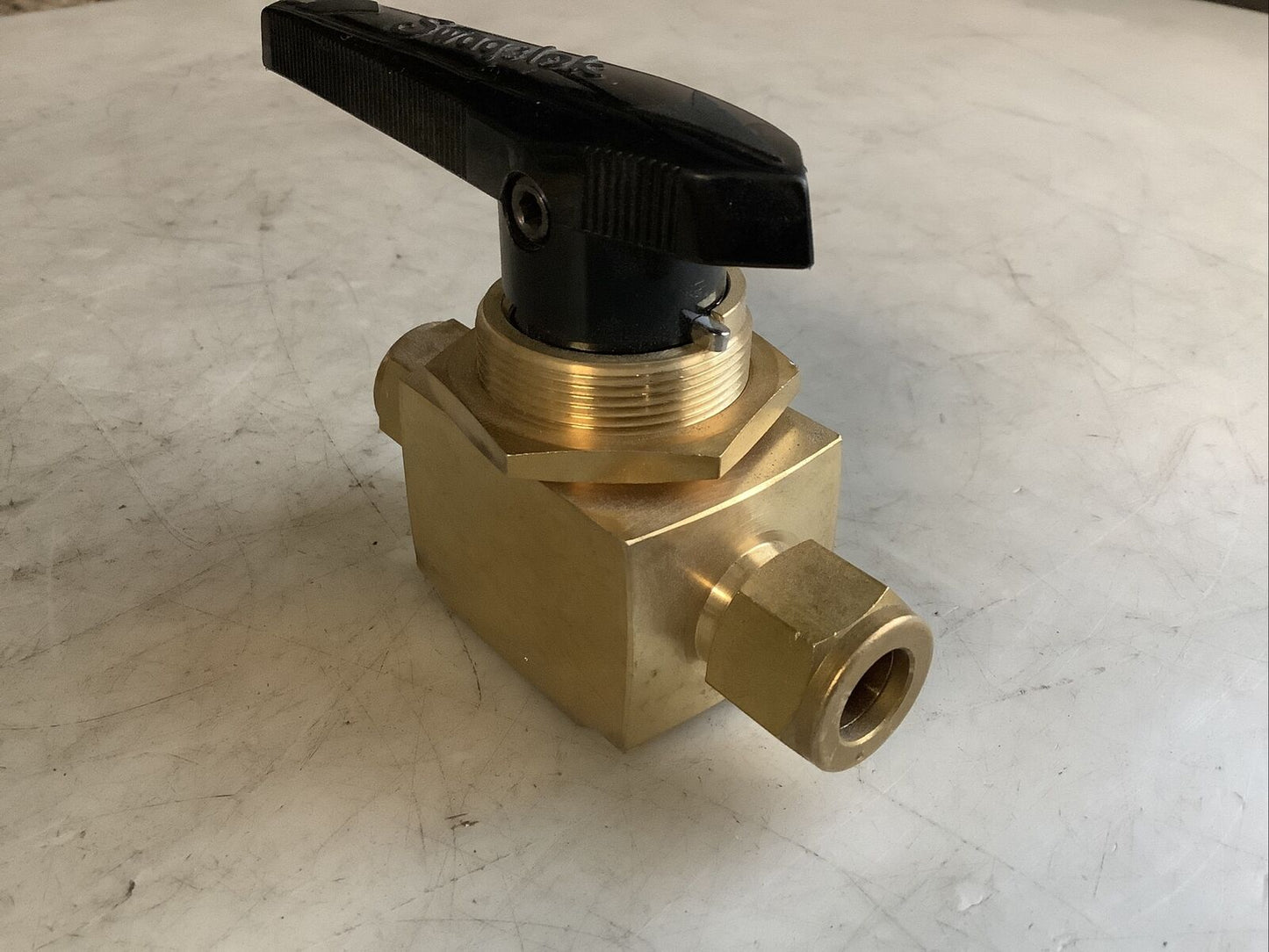 SWAGELOK B-45S8 BALL VALVE 476