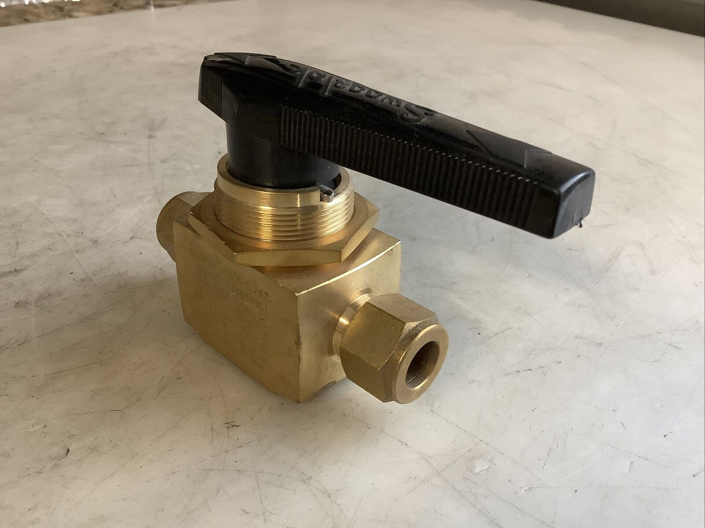 SWAGELOK B-45S8 BALL VALVE 476
