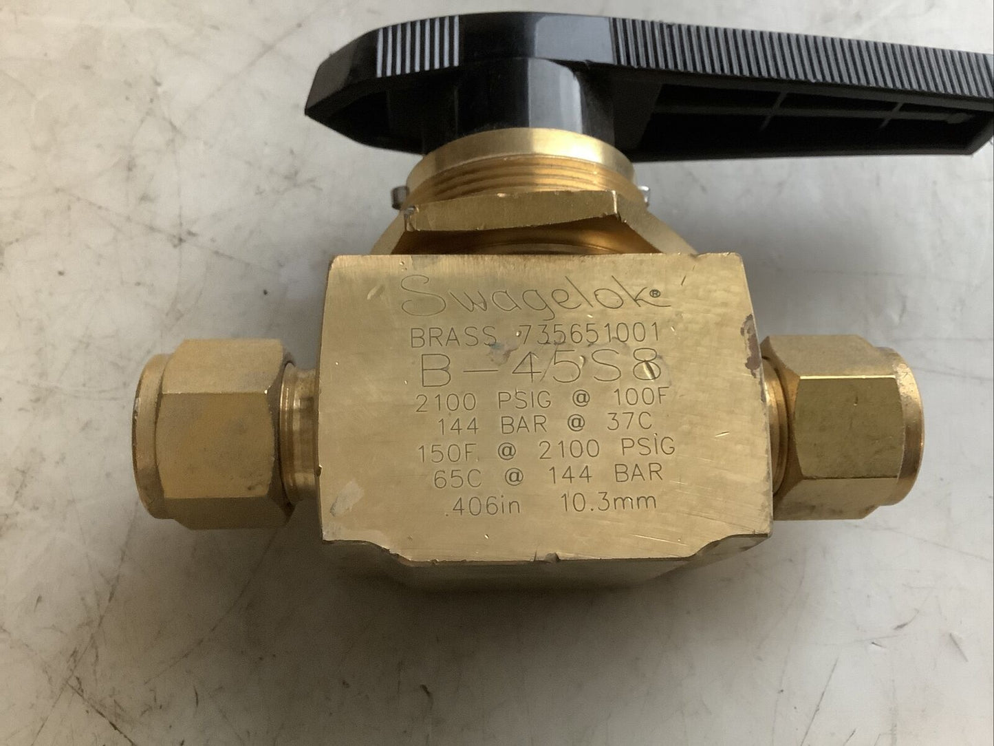 SWAGELOK B-45S8 BALL VALVE 476