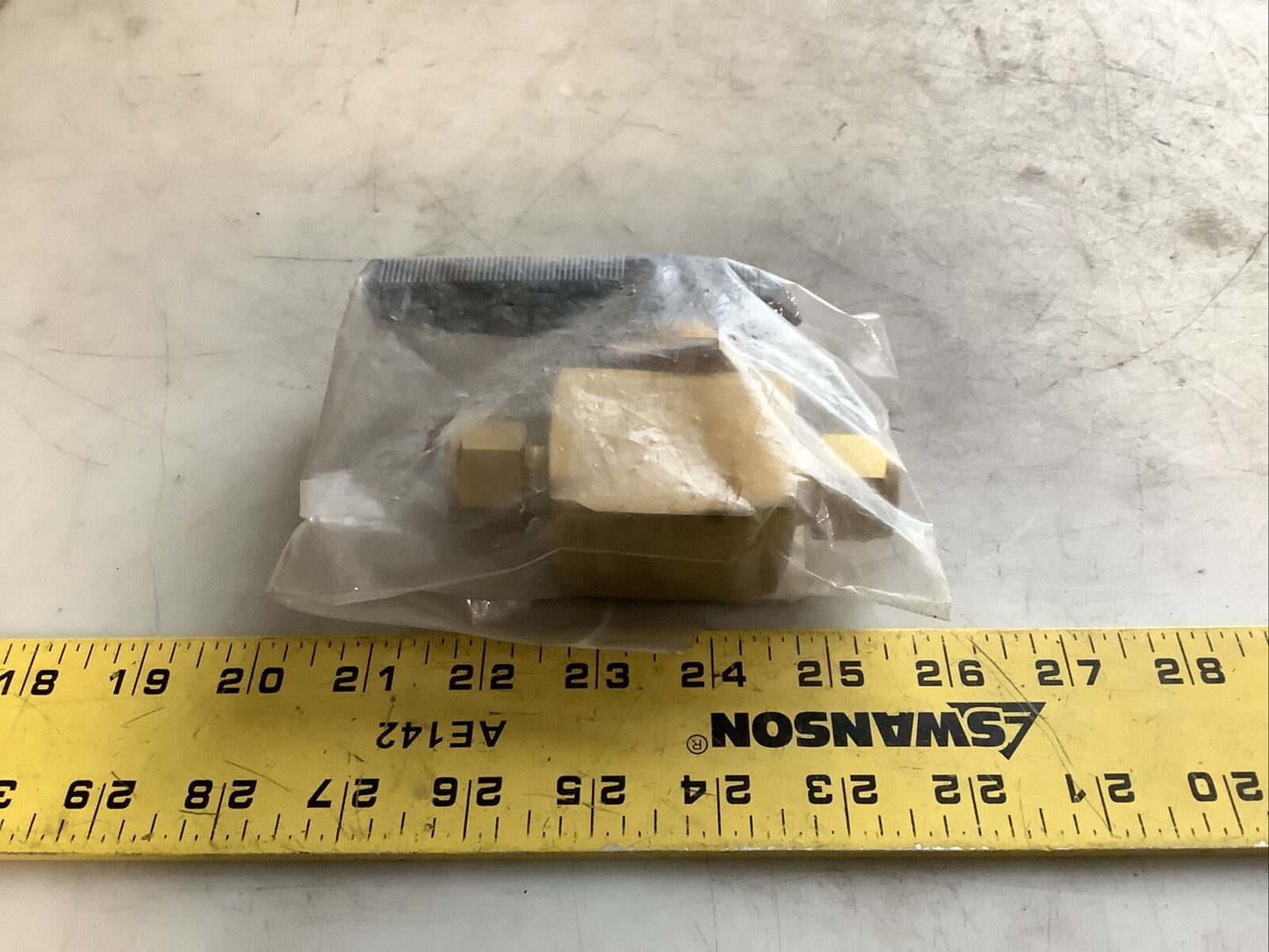 SWAGELOK B-45S8 BALL VALVE 476