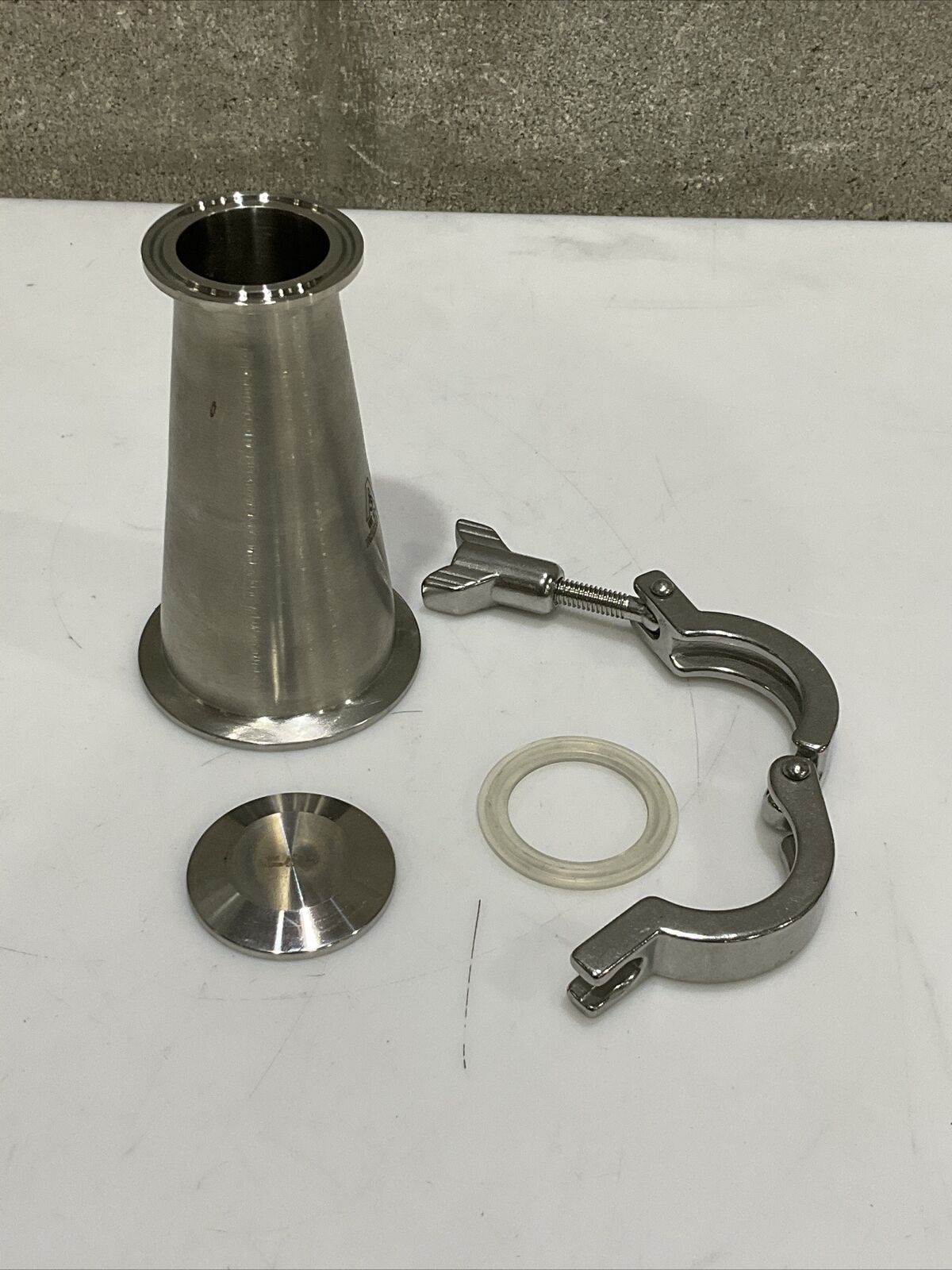 VNE EG31CC6L2.5X1.5 2002121512 CONCENTRIC REDUCER CLAMP ASSEMBLY CDM
