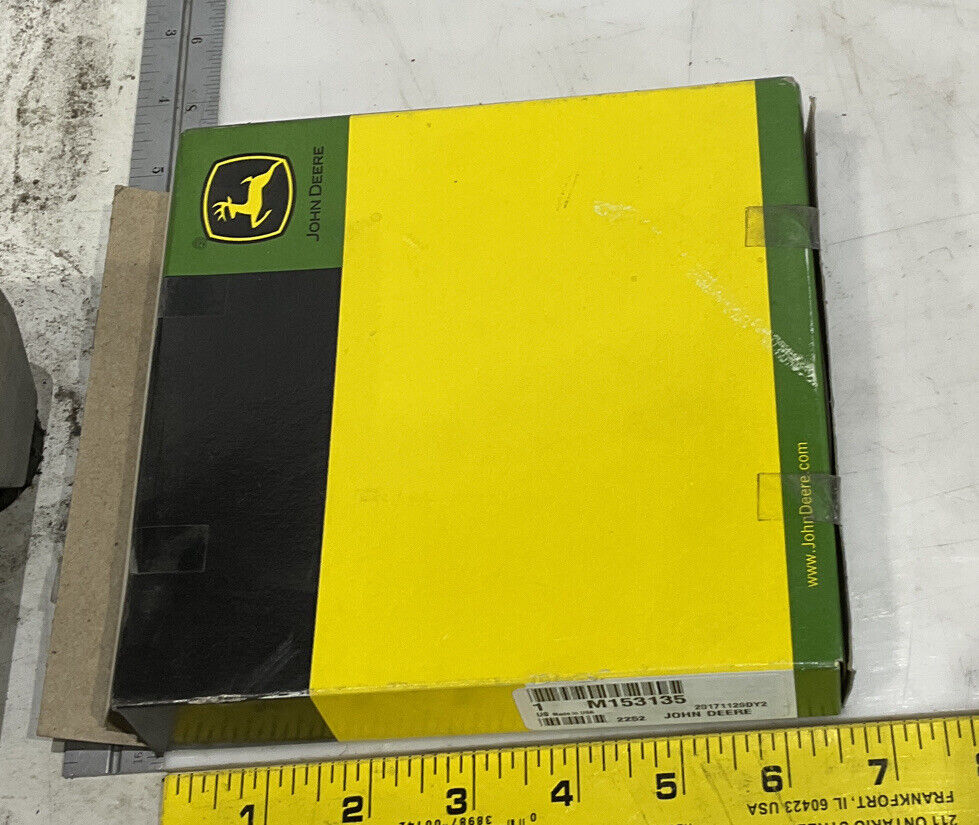 JOHN DEERE M153135 BASE STEP 476