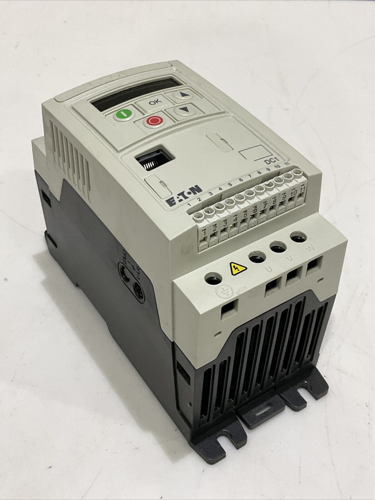 EATON 1HP DC1-342D2NN-A20N POWER XL VARIABLE FREQUENCY DRIVE IP20 CDM
