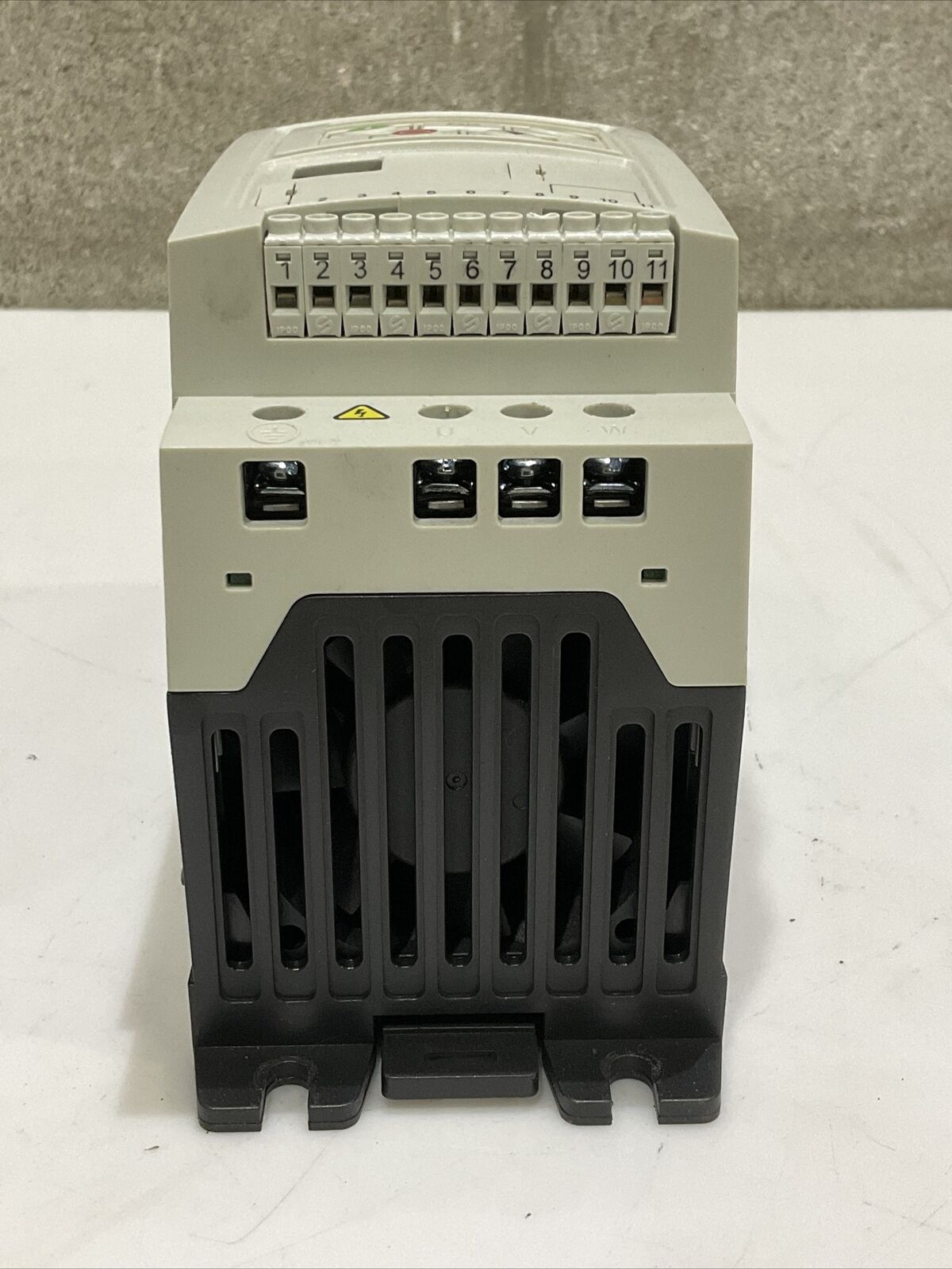 EATON 1HP DC1-342D2NN-A20N POWER XL VARIABLE FREQUENCY DRIVE IP20 CDM