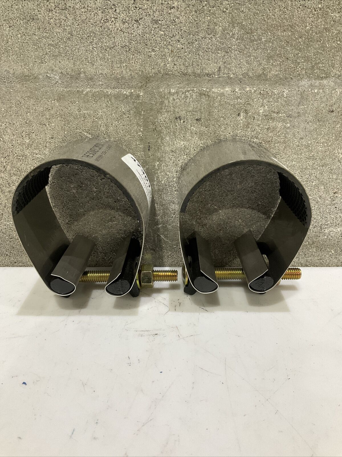 THE SKINNER COMPANY 089991-3.50-3 PIPE REPAIR CLAM 3.5” X 3” LOT OF 2 373