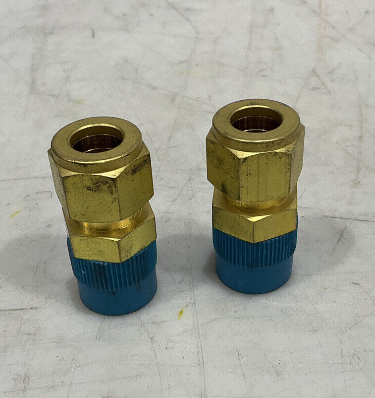 SWAGELOK B-10M0-1-8 MALE CONNECTOR LOT OF 2 476