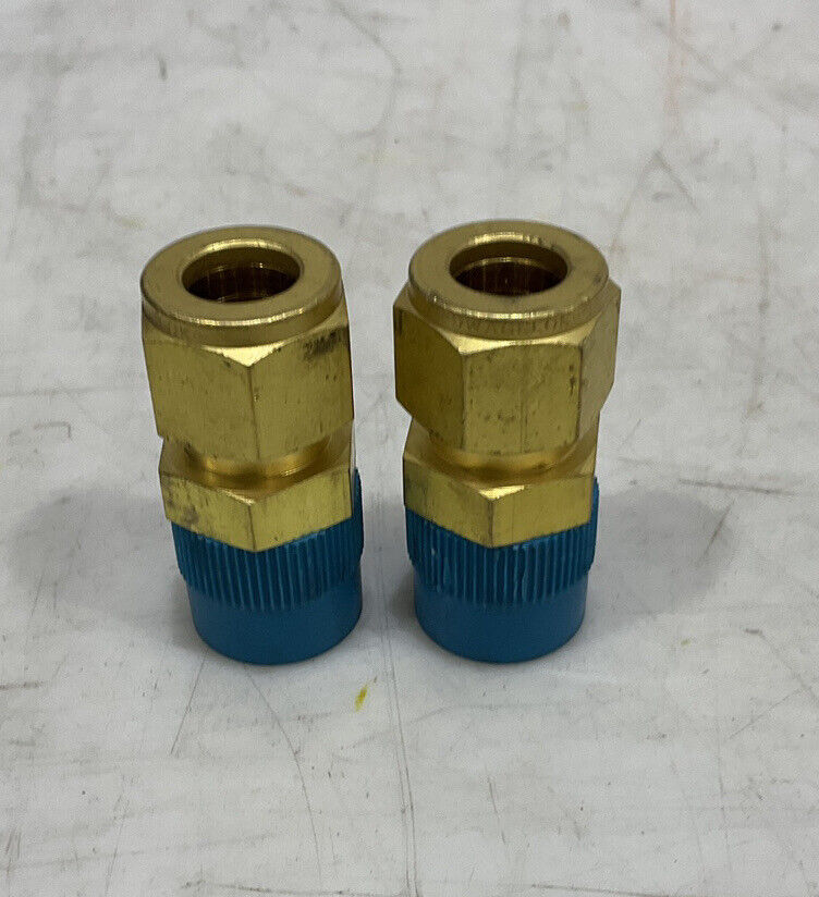 SWAGELOK B-10M0-1-8 MALE CONNECTOR LOT OF 2 476