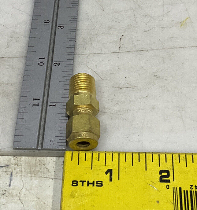 SWAGELOK B-300-1-4BT MALE CONNECTOR LOT OF 20 476