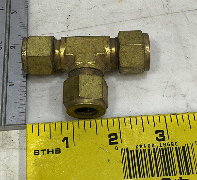 SWAGELOK B-810-3 MALE TEE LOT OF 2 476