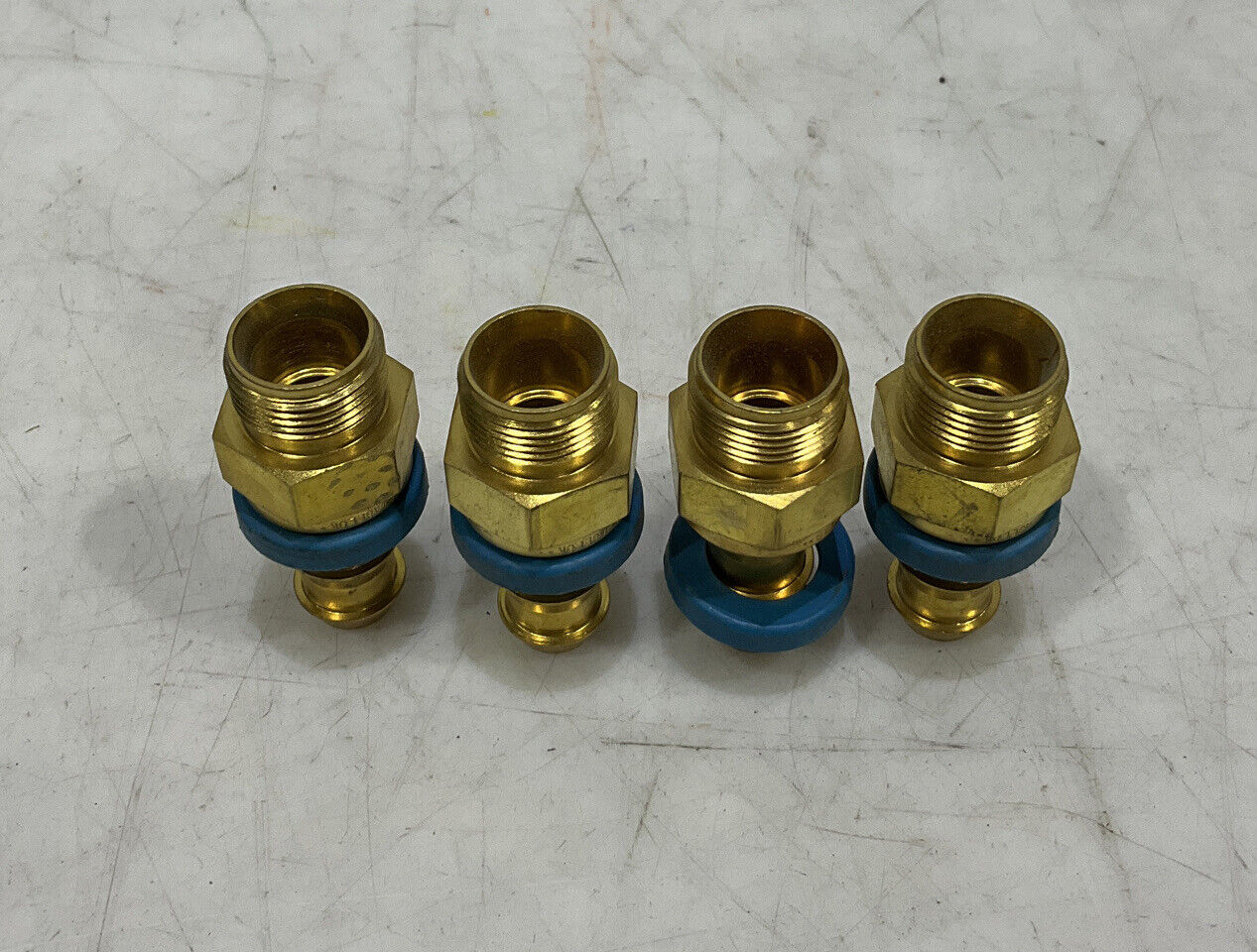 SWAGELOK B-PB8-PM8 PUSH ON HOSE FITTING LOT OF 4 476