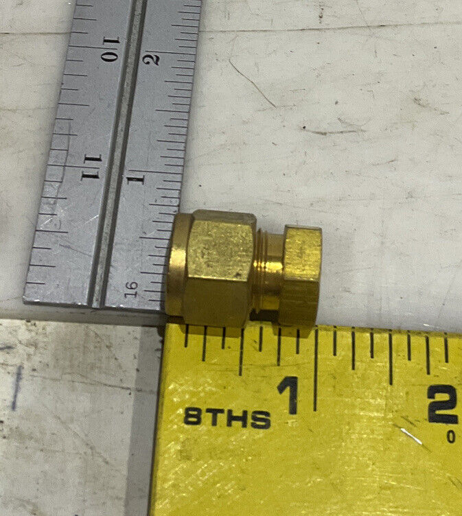 SWAGELOK B-600-C CAP LOT OF 9 476