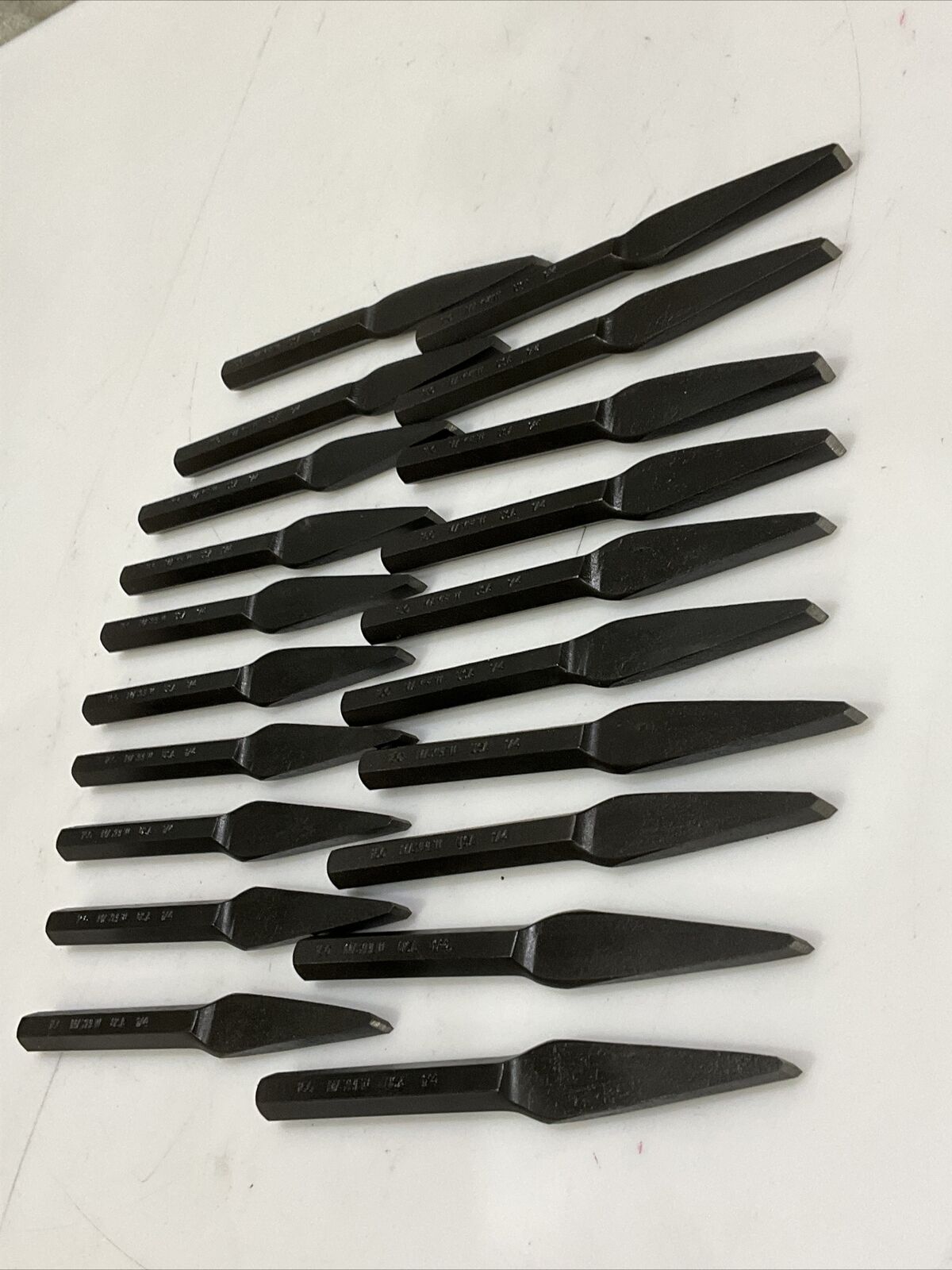 MAYHEW 10402MAY CAPE CHISEL 150 LB 1/4” LOT OF 20 373