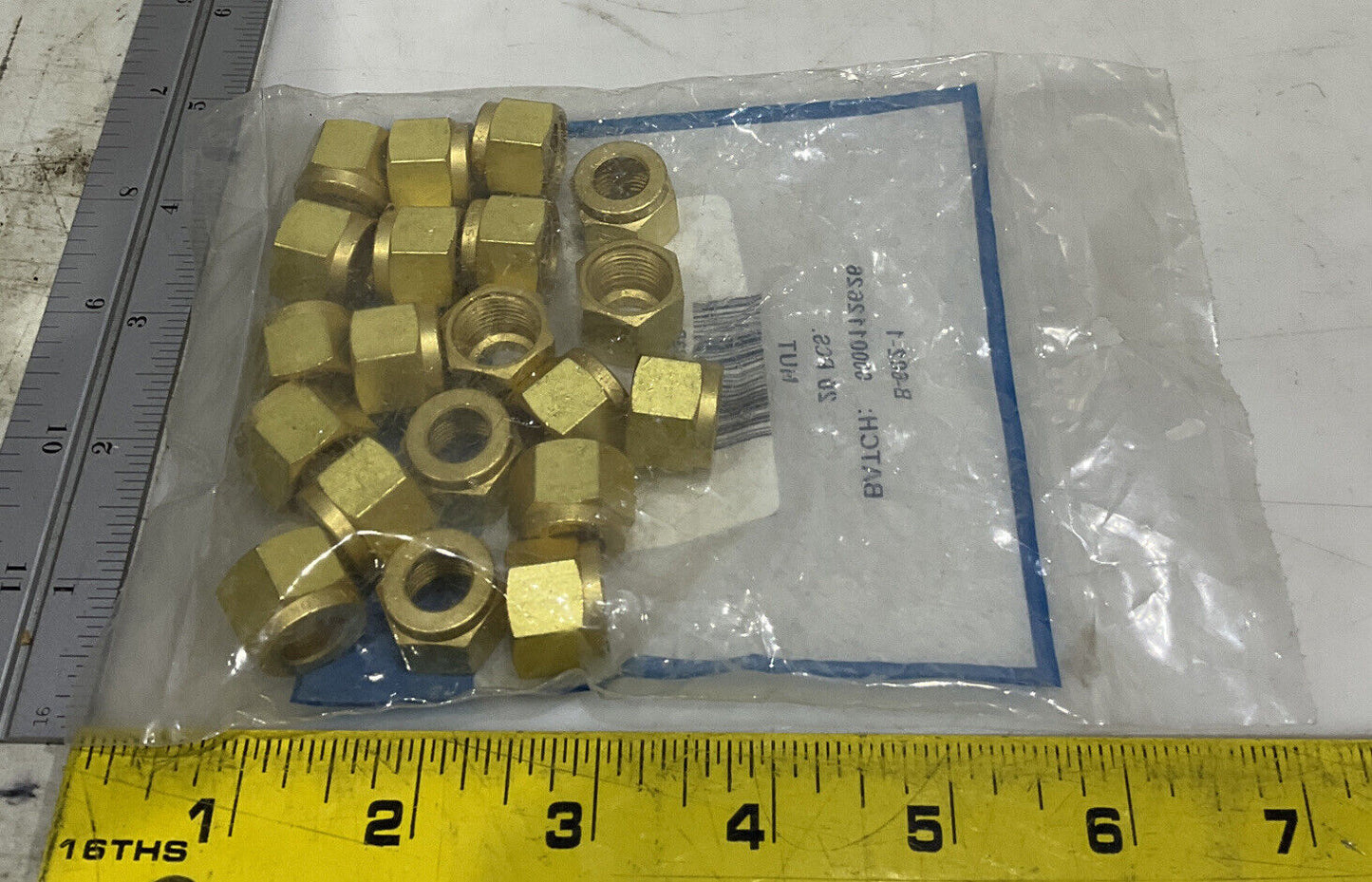 SWAGELOK B-602-1 NUT LOT OF 20 373