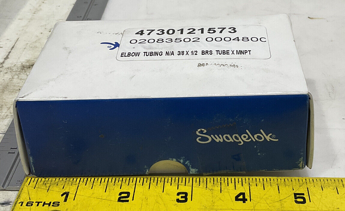 SWAGELOK B-600-2-8 MALE ELBOW LOT OF 10 373