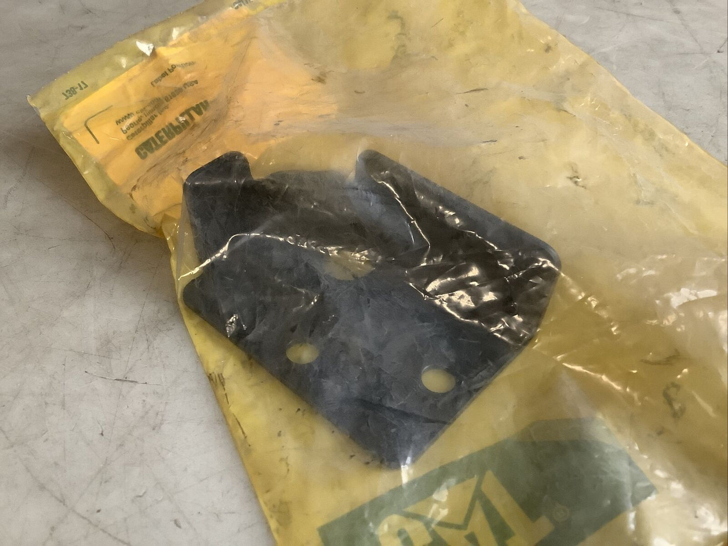 CAT 151-6785 BRACKET 476