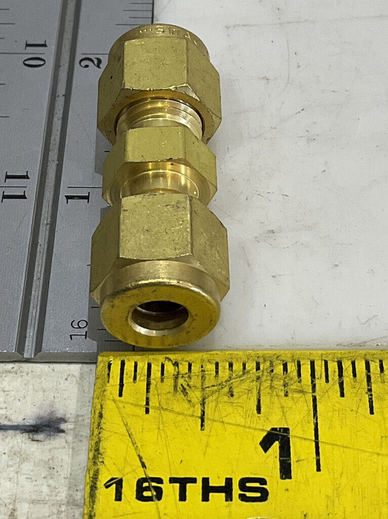 SWAGELOK B-400-6 UNION TUBE LOT OF 14 373