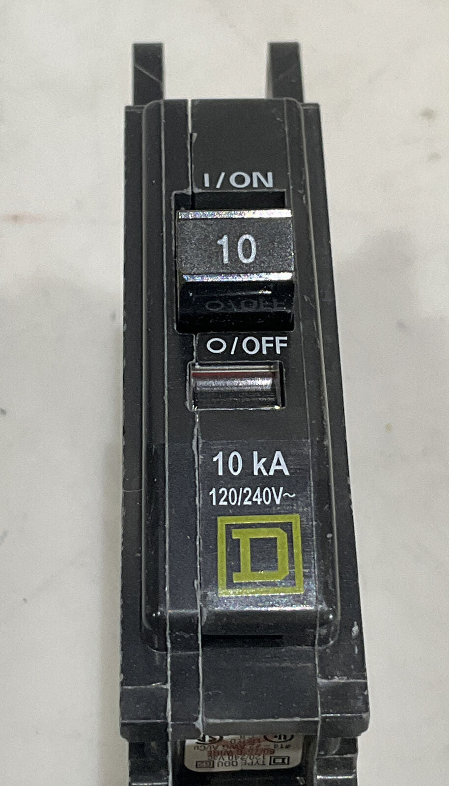 SQUARE D QOU110 10 A CIRCUIT BREAKER 120/240 V 50/60 HZ 373