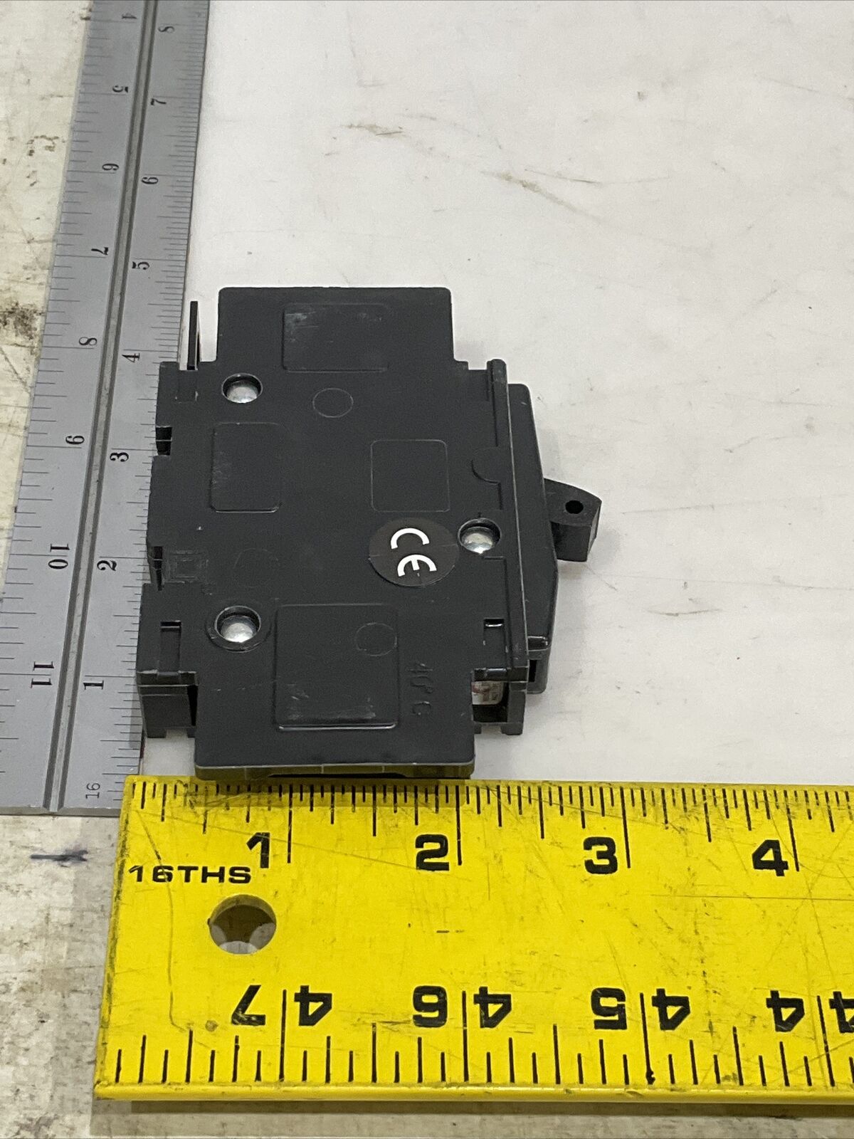 SQUARE D QOU110 10 A CIRCUIT BREAKER 120/240 V 50/60 HZ 373